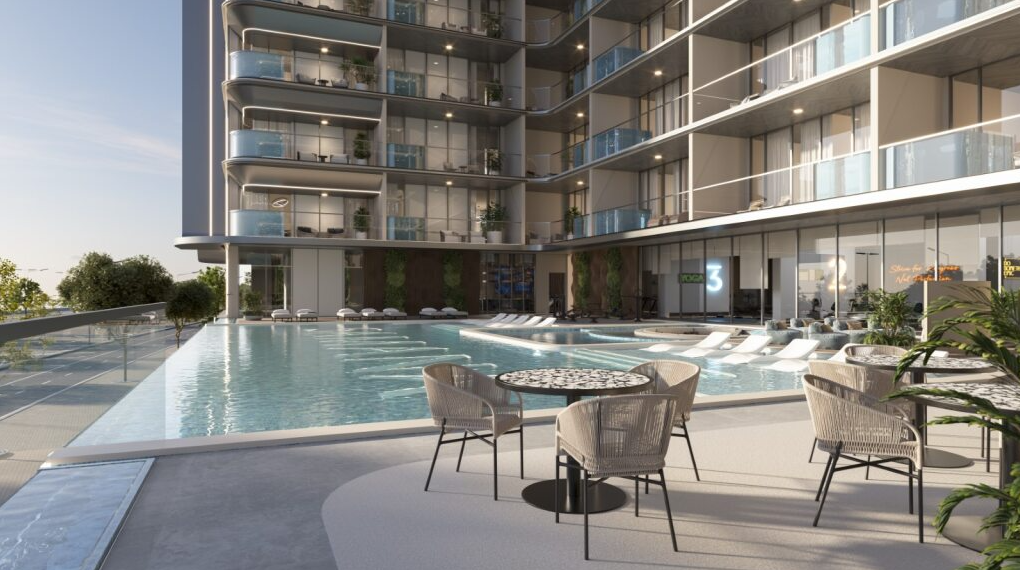 Pool Dining